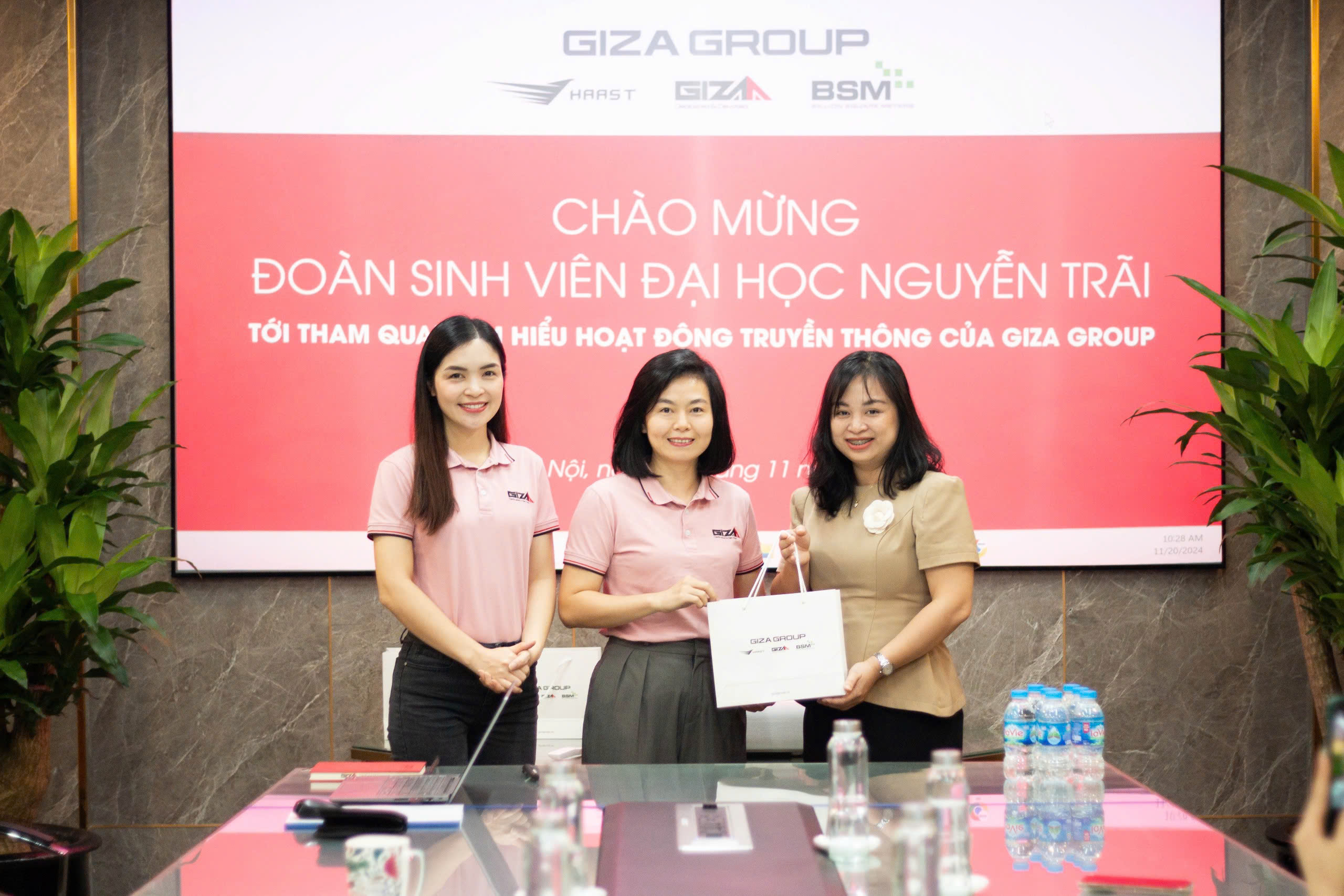 z6051962998801_ba242d40d05e96607b9930f6c1f0f95f